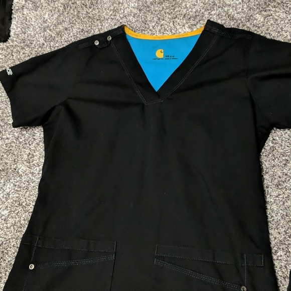 Carhartt scrub top